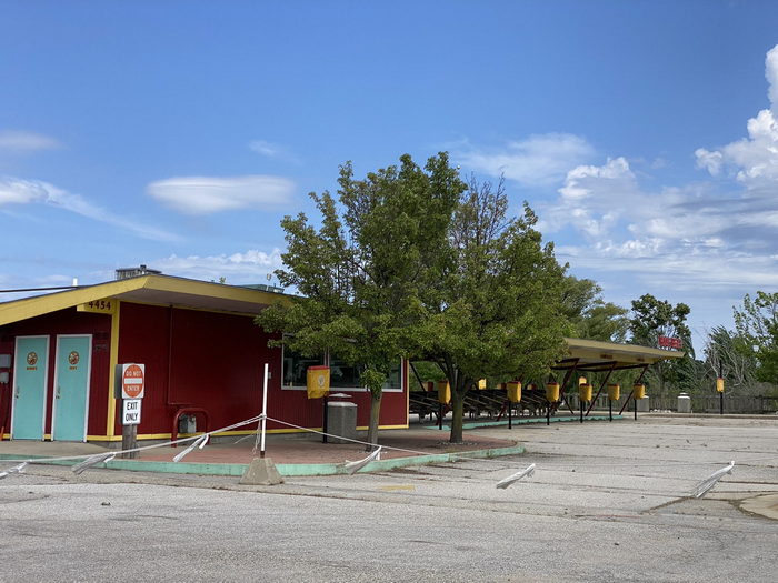 Dog n Suds (DogNSuds, Dog-N-Suds) - Montague - 4454 Dowling St 2 (newer photo)